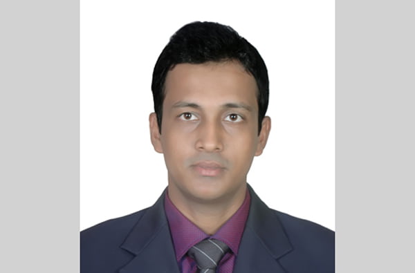 ‘অর্ধেক নারী অর্ধেক ইশ্বরী’: আহমদ ছফার জীবন আখ্যান
